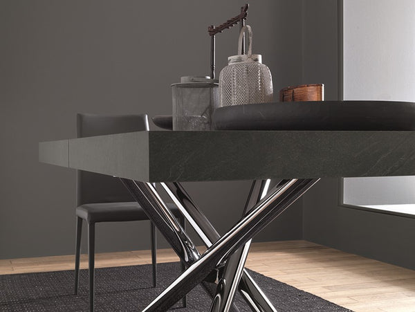 Fahrenheit fixed or extendible dining table with metal frame by Altacom Italia