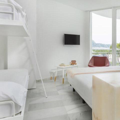 La Literal divstāvu nolokāma gulta, Spānija