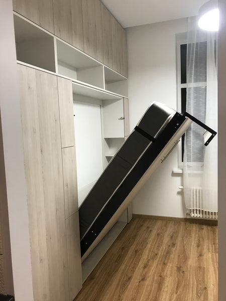 Jauns: Sienas gultas komplekti 140-160 x 200 cm matracim ar plauktu sistēmu un dīvānu