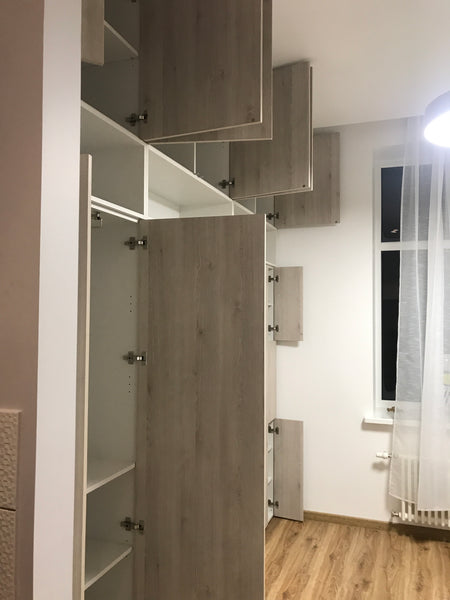 Jauns: Sienas gultas komplekti 140-160 x 200 cm matracim ar plauktu sistēmu un dīvānu