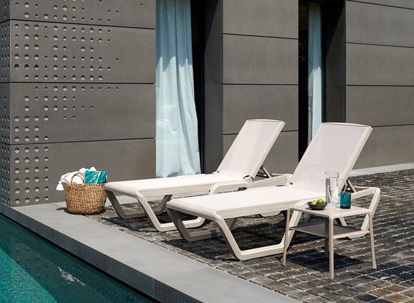 VELA sun bed, stackable up to 20 pcs