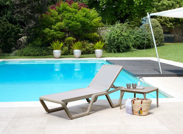 VELA sun bed, stackable up to 20 pcs